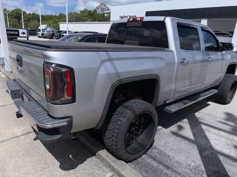 Used 2018 GMC Sierra 1500 SLT image 4
