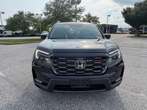 Used 2023 Honda Passport TrailSport image 2