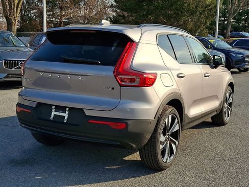 New 2026 Volvo XC40 B5 Plus w/ Climate Package image 4