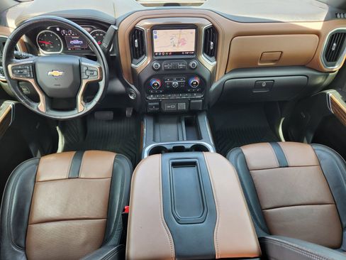 Used 2020 Chevrolet Silverado 2500 High Country w/ Technology Package AWD/4WD image 9