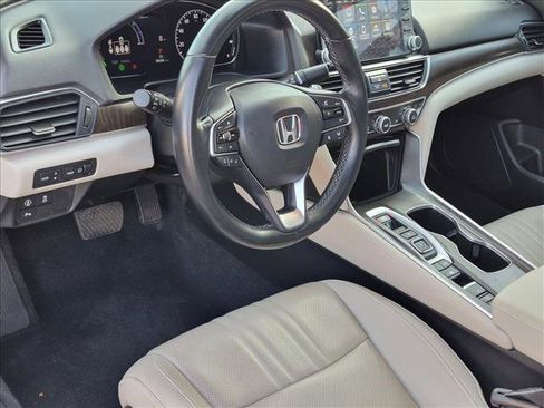 Used 2022 Honda Accord Touring image 10