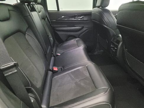 Used 2023 Jeep Grand Cherokee Altitude image 19