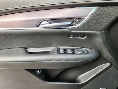 Used 2018 Cadillac XT5 Premium Luxury image 32