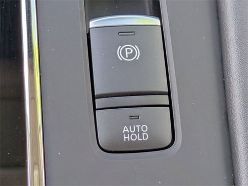 Used 2024 Mitsubishi Outlander FWD image 28