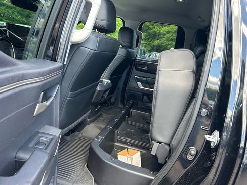 Used 2022 Toyota Tundra Limited w/ Power Package AWD/4WD image 19