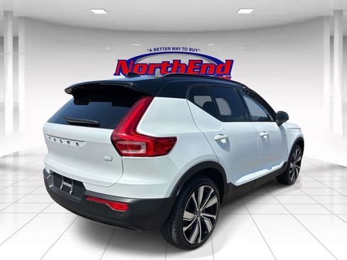 Used 2021 Volvo XC40 P8 Recharge w/ Advanced Package AWD/4WD image 3