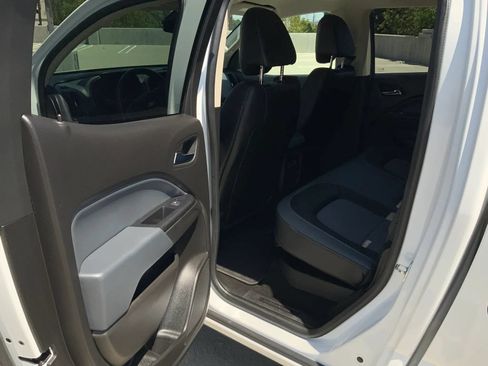 Used 2017 Chevrolet Colorado Z71 RWD image 18