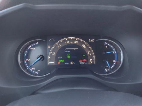 Used 2024 Toyota RAV4 LE image 16