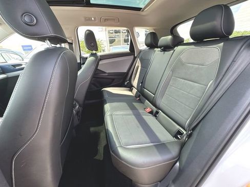 Certified 2023 Volkswagen Taos SE w/ Panoramic Sunroof Package AWD/4WD image 25