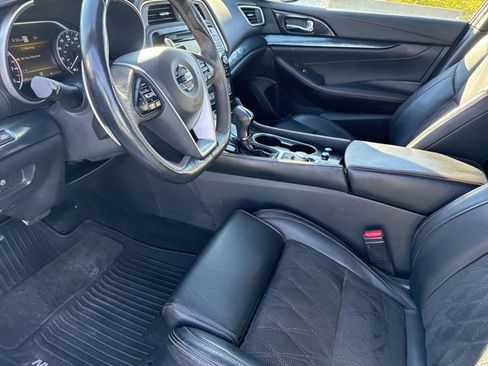 Used 2019 Nissan Maxima SR w/ Premium Package image 25