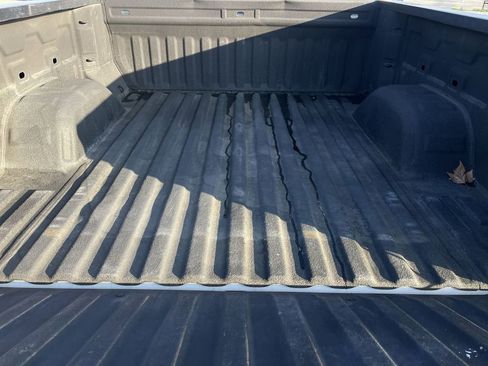 Used 2023 GMC Sierra 1500 SLE image 25