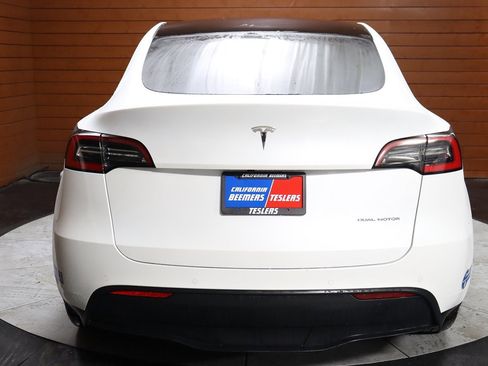 Used 2023 Tesla Model Y Long Range image 45