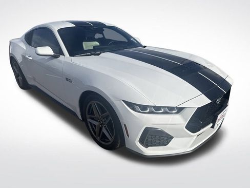 Used 2024 Ford Mustang GT Premium image 8