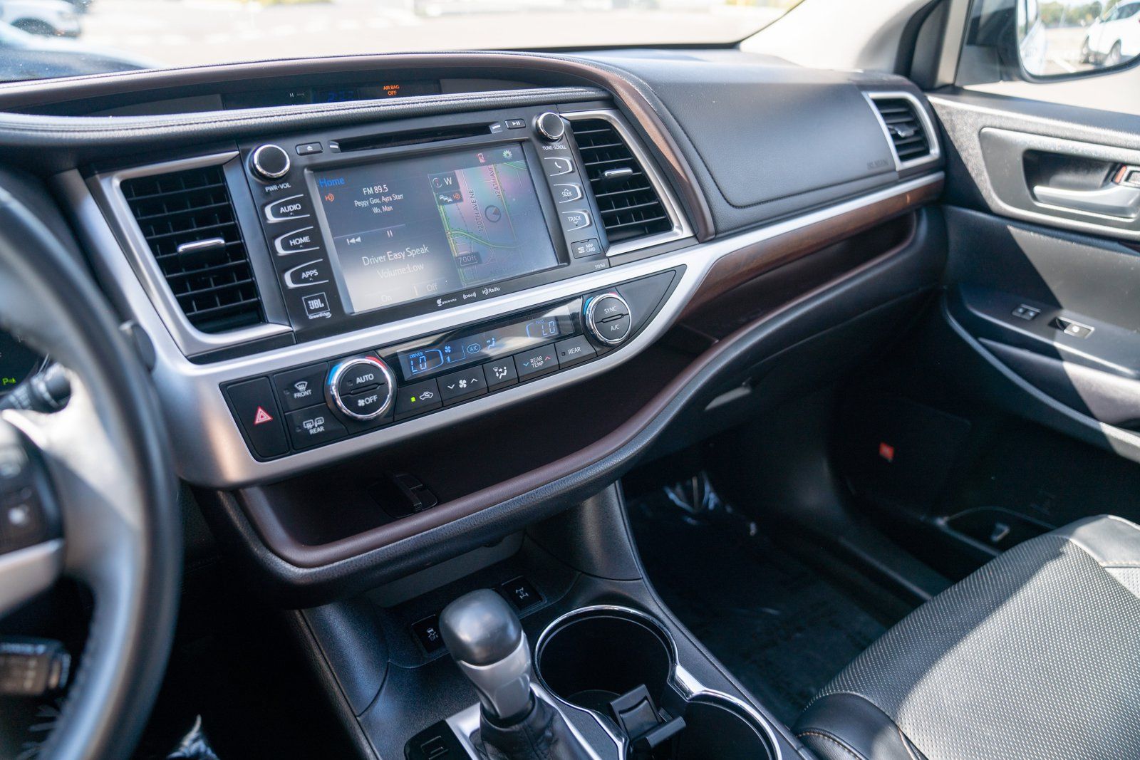 Used 2016 Toyota Highlander Limited AWD/4WD image 12