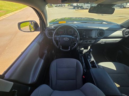 Used 2020 Toyota Tacoma SR w/ SR Convenience Package RWD image 13