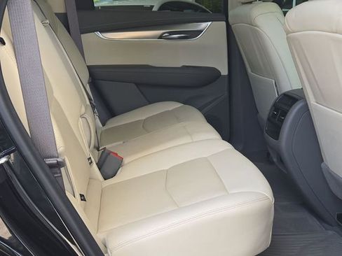 Certified 2022 Cadillac XT5 Premium Luxury FWD image 27