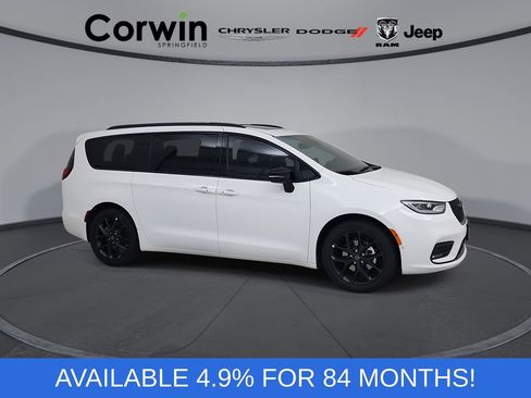 New 2026 Chrysler Pacifica Limited image 1