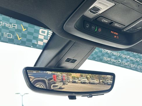 Used 2023 Chevrolet Traverse Premier FWD image 29