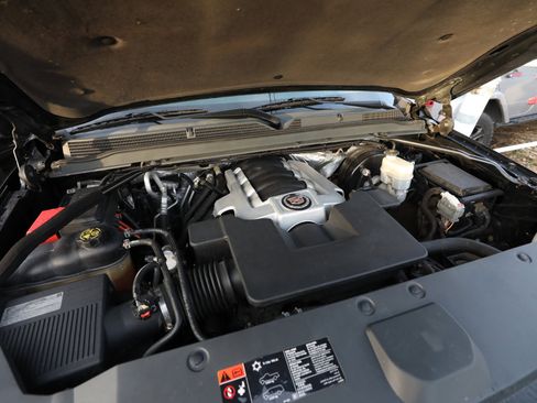 Used 2015 Cadillac Escalade Premium image 31