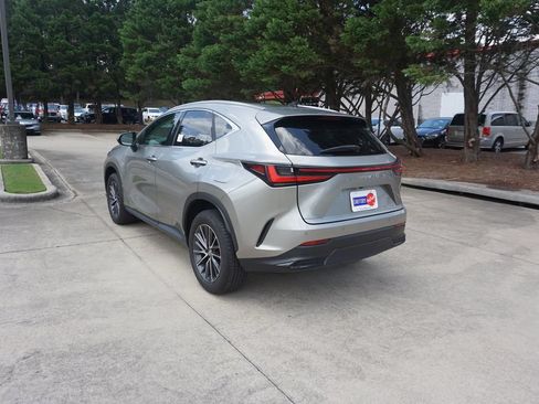 Used 2025 Lexus NX 250 FWD w/ Cold Area Package image 22