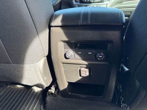 Used 2023 Chevrolet Traverse LT w/ Rear Camera Mirror Package AWD/4WD image 41