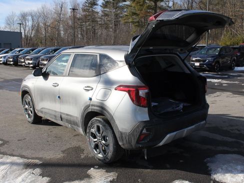 New 2026 Kia Seltos LX image 7