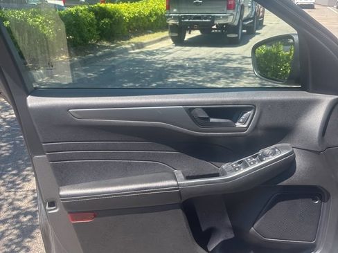 Used 2024 Ford Escape Active FWD image 11