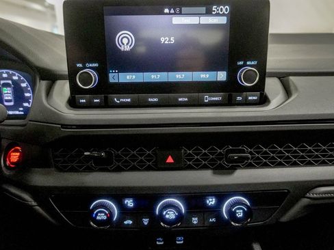 Certified 2023 Honda Accord LX image 22