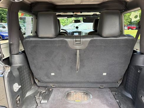 Used 2017 Jeep Wrangler Sahara AWD/4WD image 20