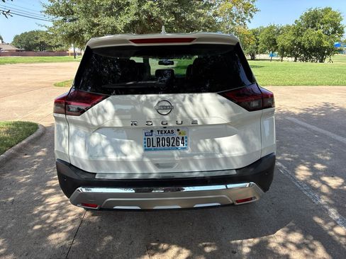 Used 2023 Nissan Rogue Platinum FWD image 9