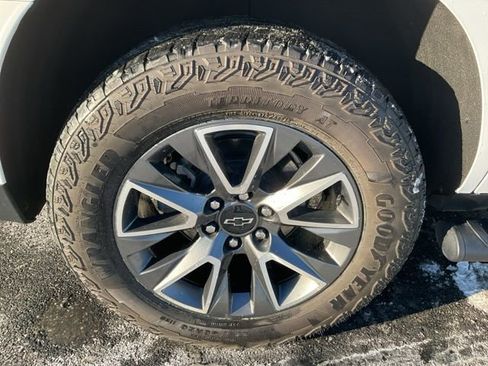 Certified 2024 Chevrolet Tahoe Z71 w/ Luxury Package image 8