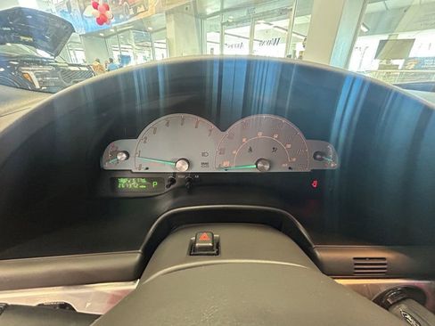 Used 2002 Ford Thunderbird image 31