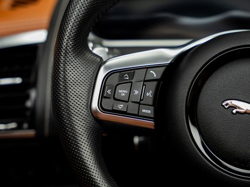 Used 2021 Jaguar F-TYPE R AWD/4WD image 44