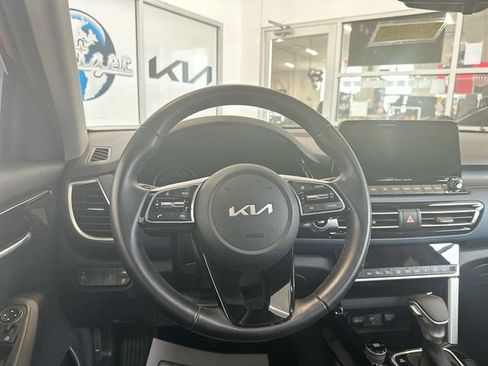 Certified 2023 Kia Seltos S w/ Navigation Package FWD image 13