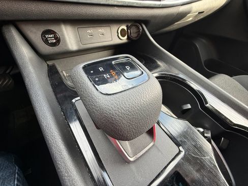 Used 2025 Nissan Rogue SV AWD/4WD image 29