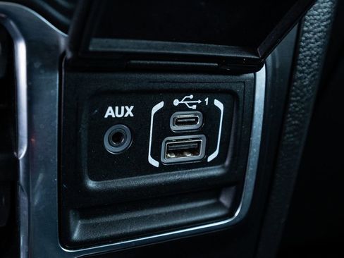 Used 2022 Jeep Wrangler Unlimited Sahara image 26