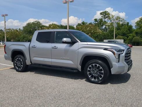 Used 2025 Toyota Tundra Limited AWD/4WD image 2