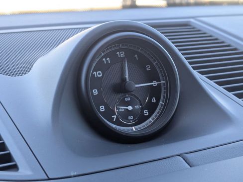 New 2026 Porsche Macan image 21