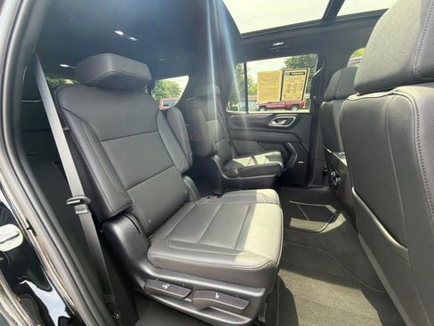 Used 2023 Chevrolet Tahoe Z71 w/ Luxury Package AWD/4WD image 28