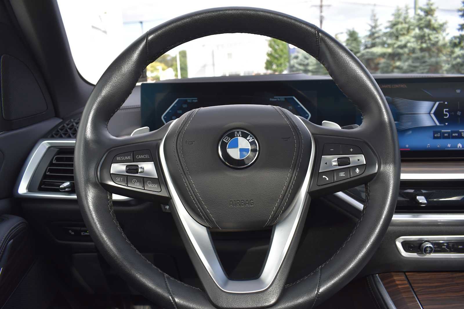 Used 2024 BMW X5 xDrive40i w/ Parking Assistance Package AWD/4WD image 25