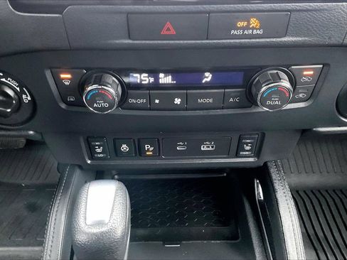 Used 2022 Nissan Frontier PRO-4X w/ Pro-4X Premium Package image 19