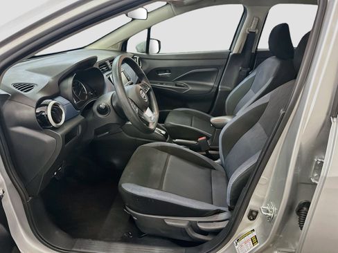 Used 2025 Nissan Versa SV FWD image 13