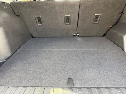 Used 2020 GMC Terrain SLE image 31