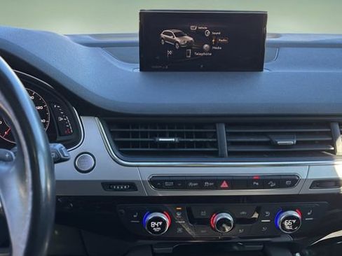 Used 2019 Audi Q7 2.0T Premium w/ Cold Weather Package image 10