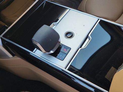 New 2026 Land Rover Range Rover SE image 15