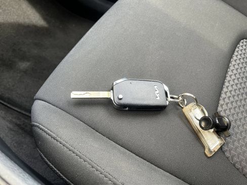 Used 2025 Kia Sportage LX FWD image 21
