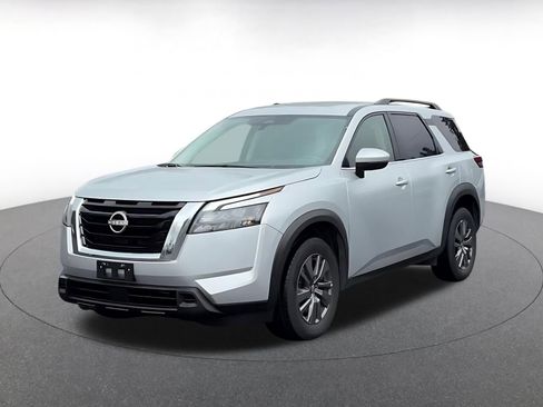 Used 2025 Nissan Pathfinder SV AWD/4WD image 7
