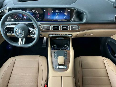 New 2026 Mercedes-Benz GLS 580 4MATIC image 13