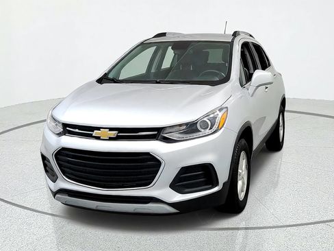 Used 2019 Chevrolet Trax LT w/ LT Convenience Package AWD/4WD image 8