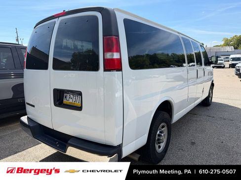 Used 2024 Chevrolet Express 3500 LT w/ LT Preferred Equipment Group RWD image 8